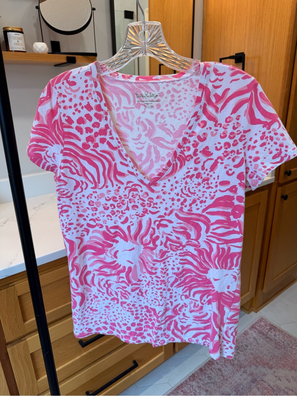 Lilly Pulitzer Pink & White Animal-Print V-Neck Tee Medium